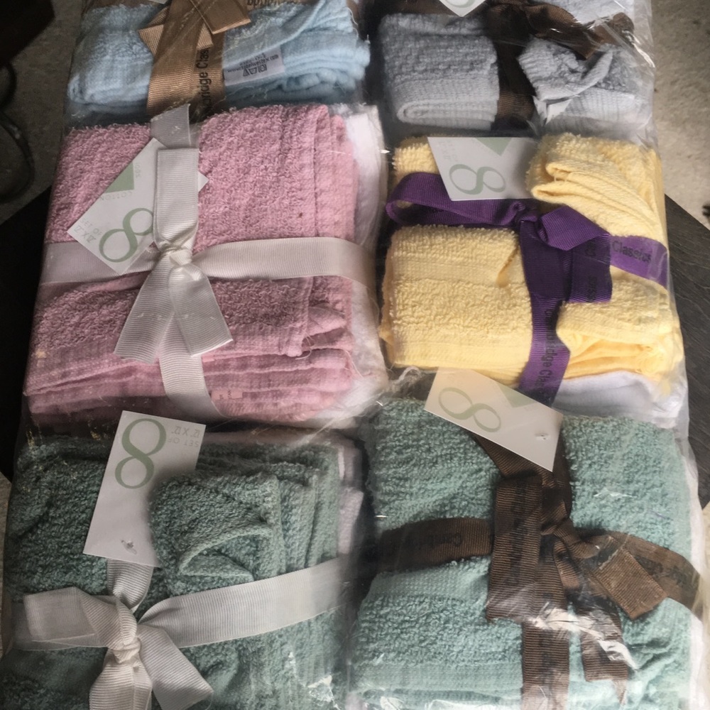 Lot of 96 - 100% Cotton Washcloths Bundles of 8